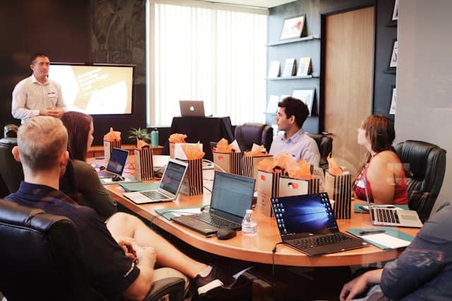 HR Compliance Nightmares: How Flat-Rate Software Saves Time and Money